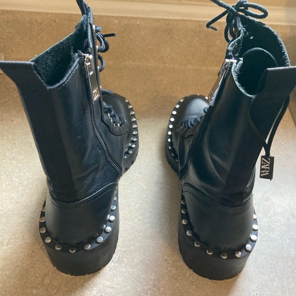 ZARA LEATHER FLAT CHELSEA BOOTS WITH STUDS PUNK ROCK COMABAT - Picture 4 of 4